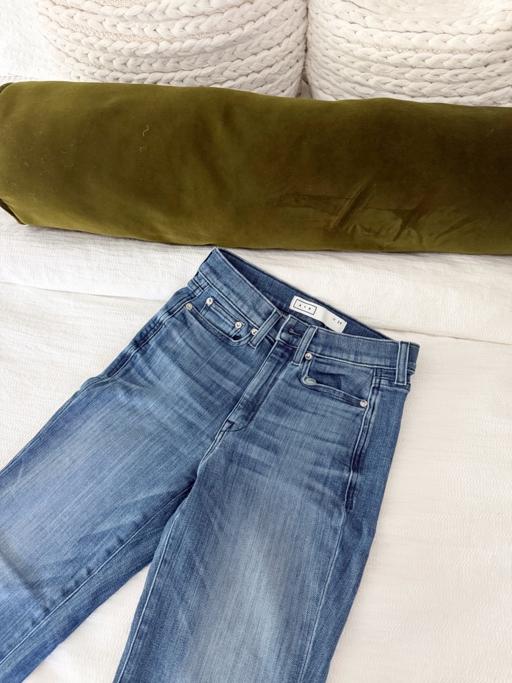 AYR THE POP High-Rise Ankle Crop Jeans in Medium Blue Wash